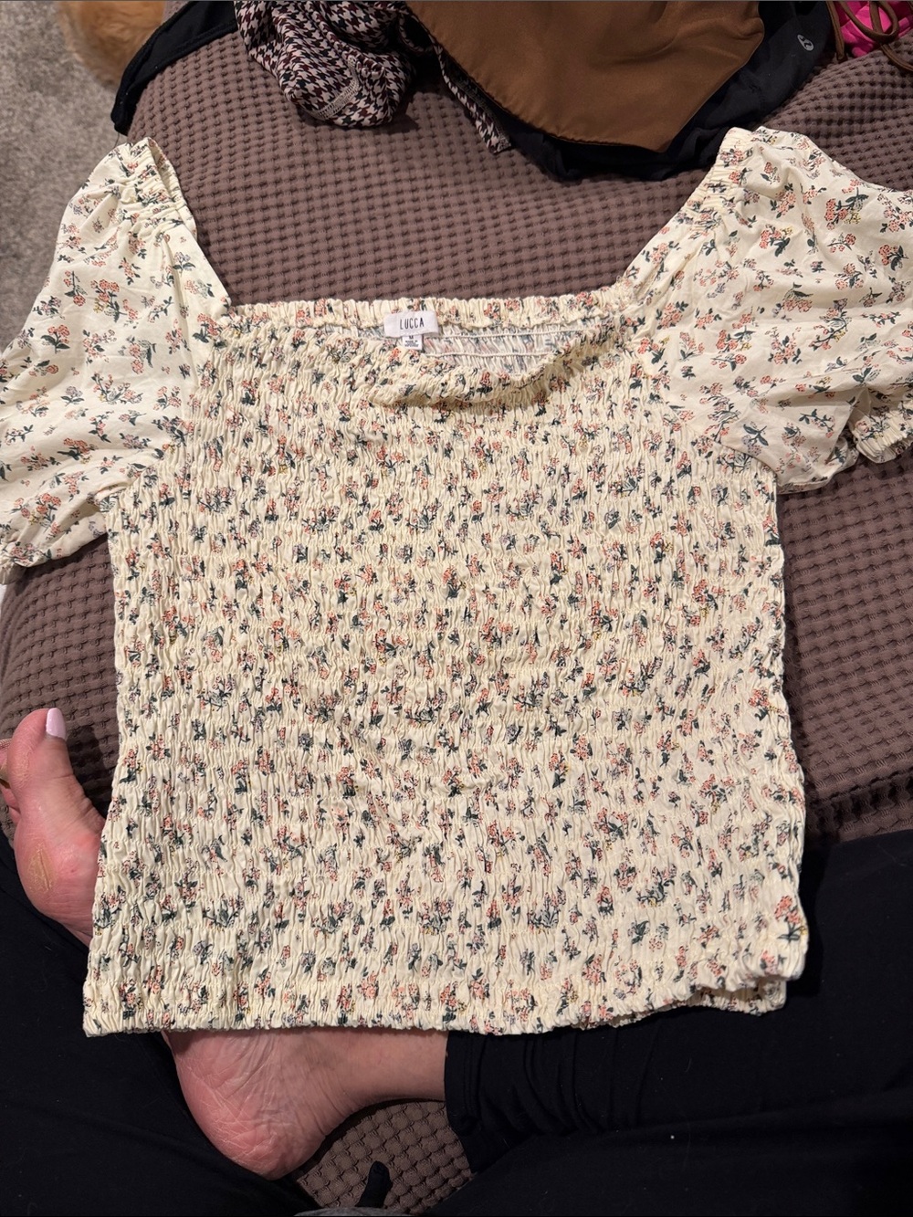 LUCKA Cream Floral Smocked Puff Sleeve Crop Top